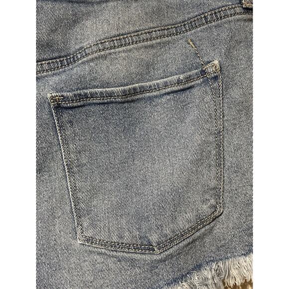 Mossimo High Rise Distressed Denim Shorts 14/32 Light Wash Crochet Lace - Picture 7 of 9